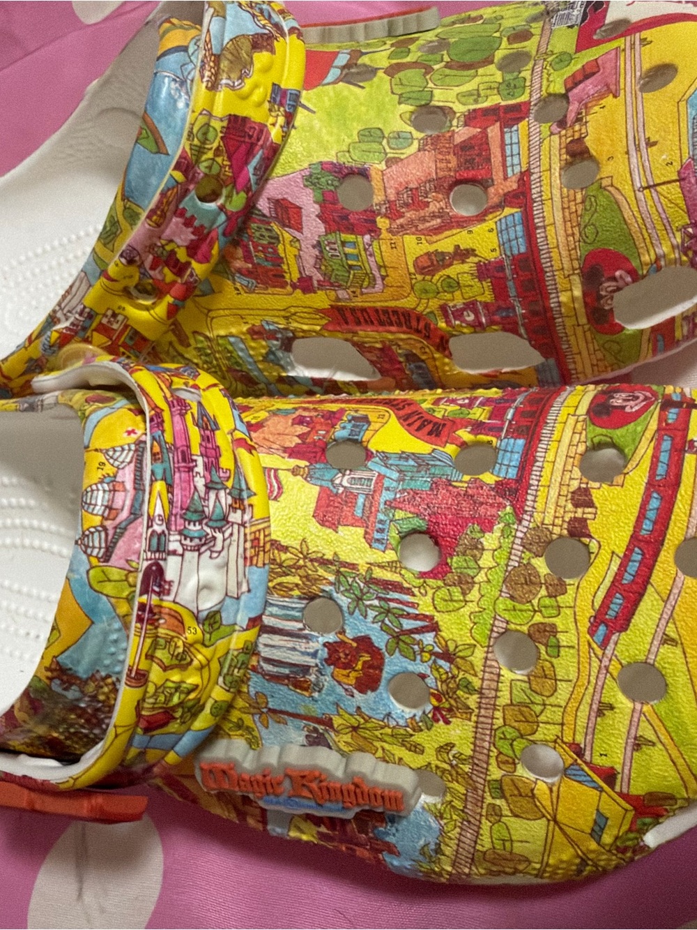 Disney World -Print Clog - Yellow/Multi colored size 8 NWT - Picture 7 of 10